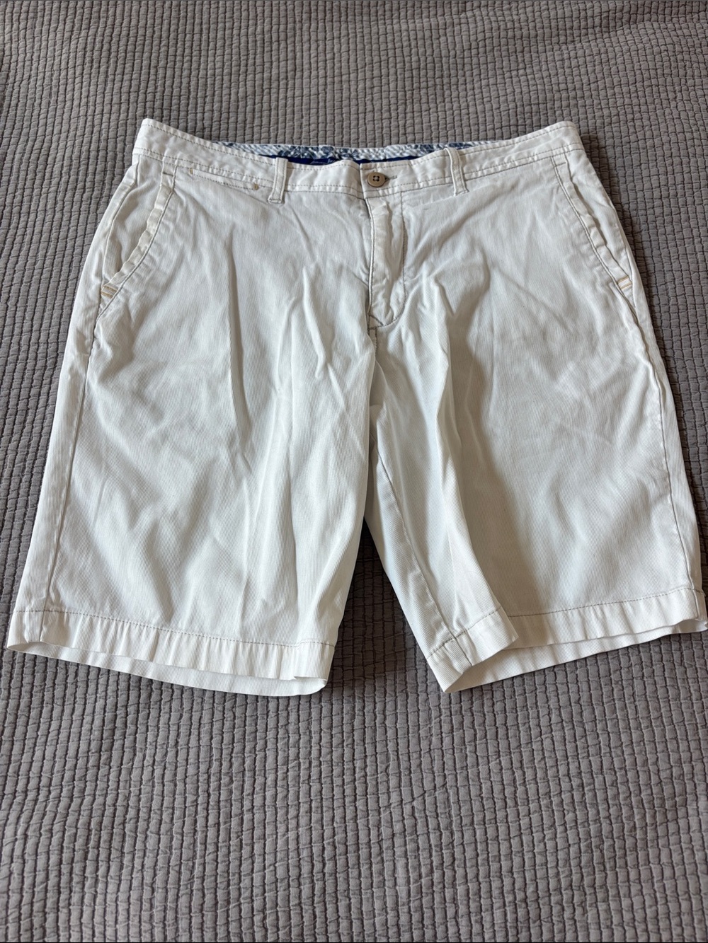 Tommy Bahama Men's Flat Front Shorts in Off-White/Cream